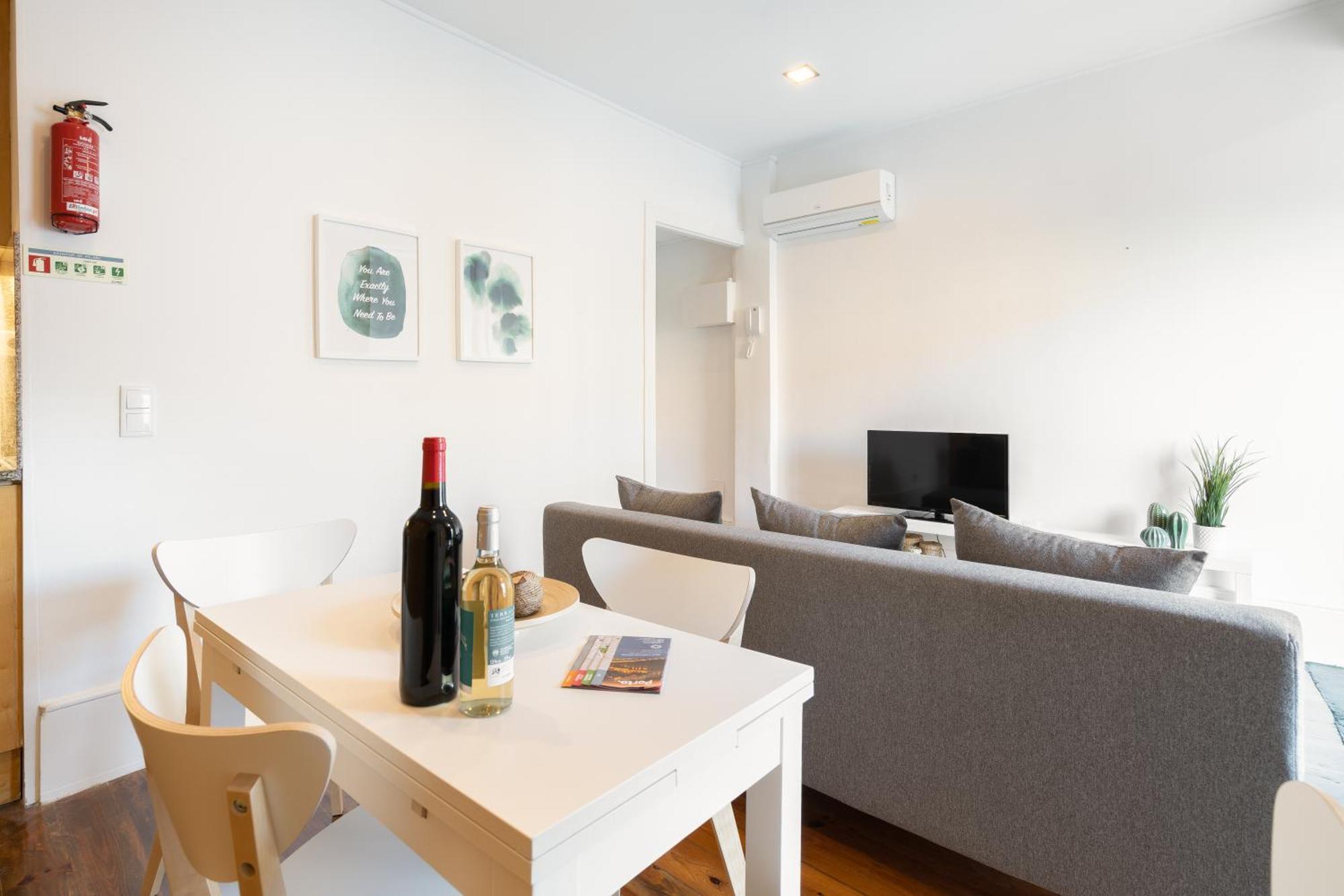 Host Wise - Modern Studios With Terrace - Walk Everywhere Porto Oda fotoğraf