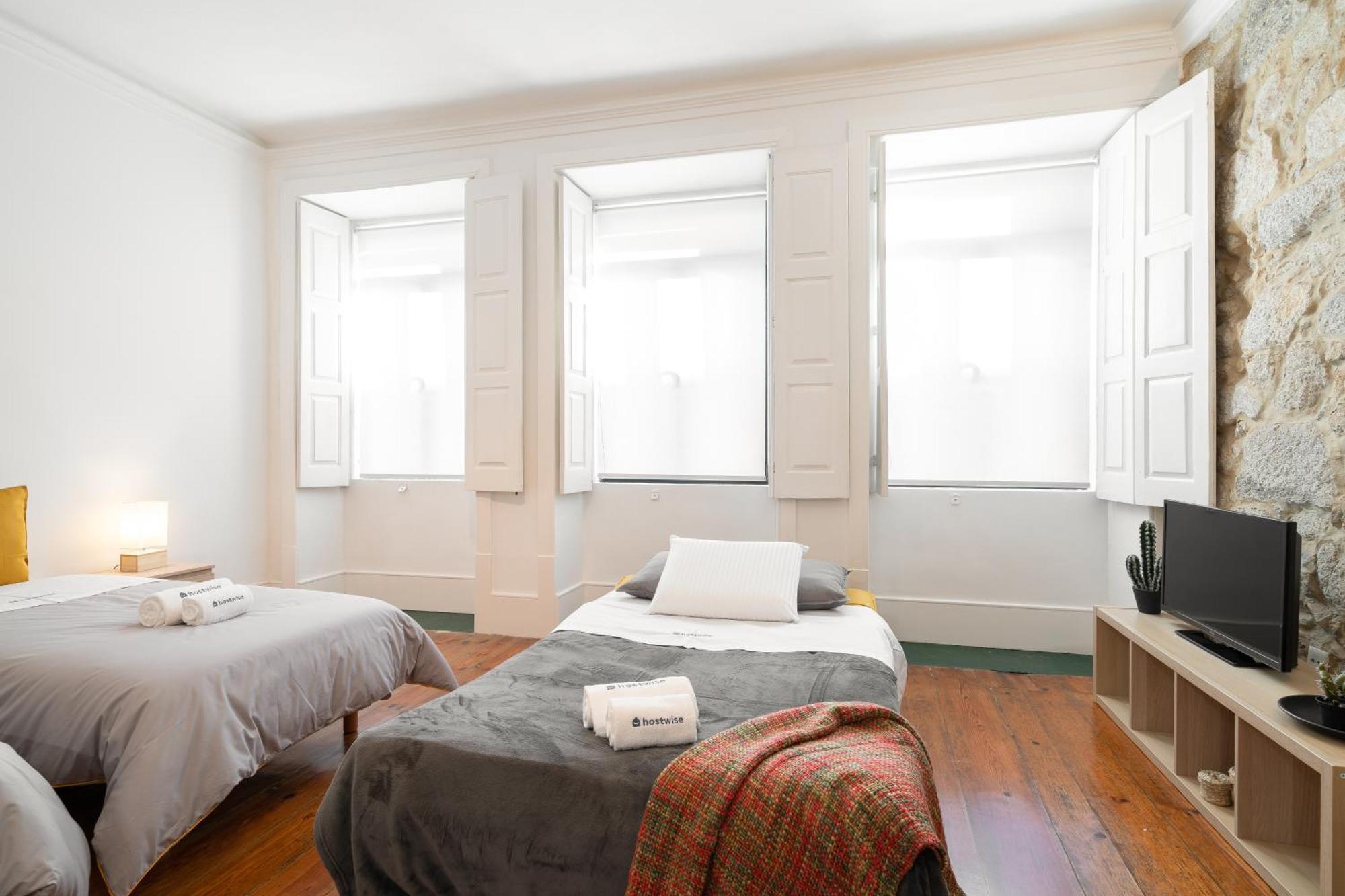 Host Wise - Modern Studios With Terrace - Walk Everywhere Porto Oda fotoğraf