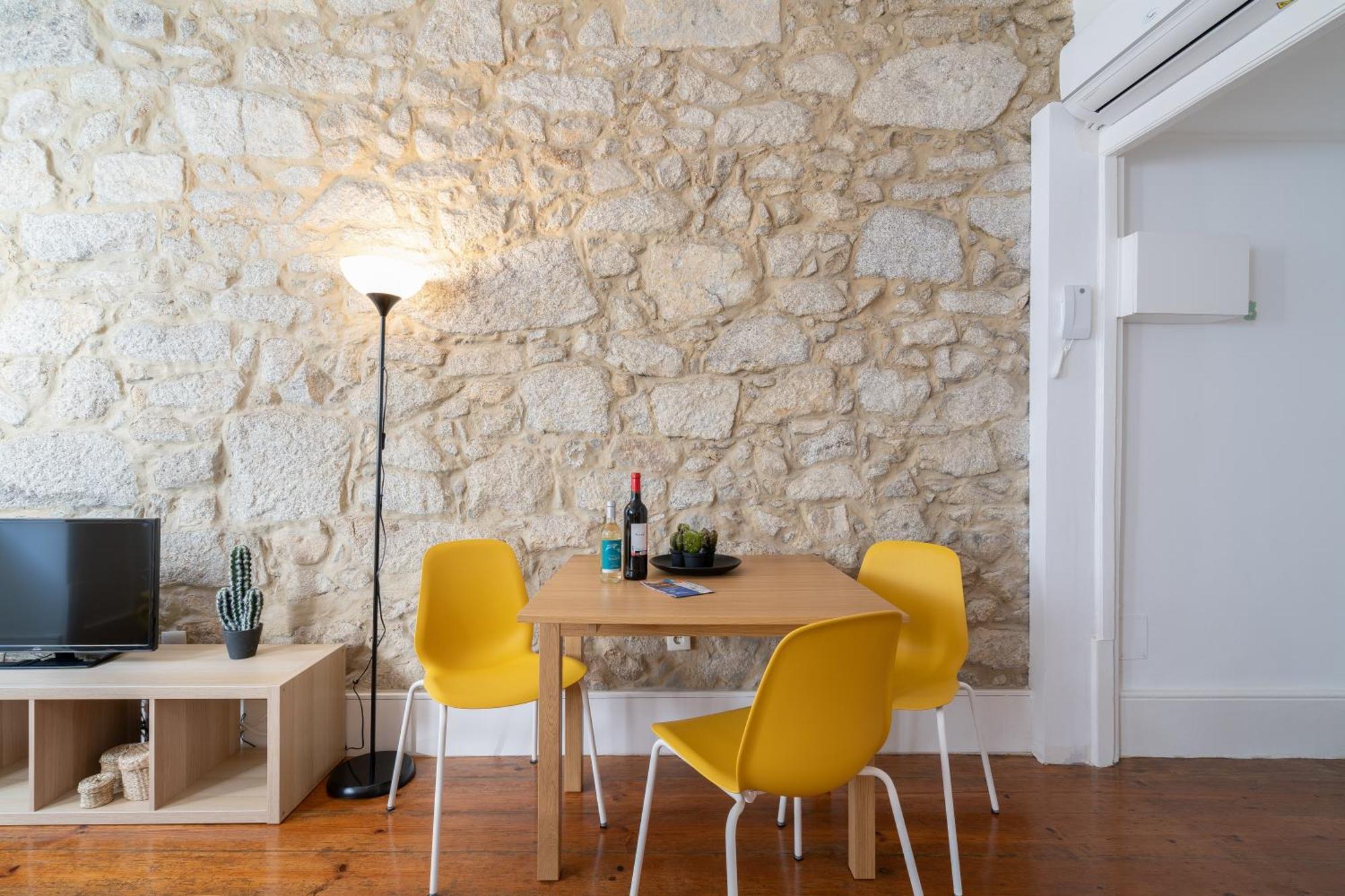 Host Wise - Modern Studios With Terrace - Walk Everywhere Porto Oda fotoğraf