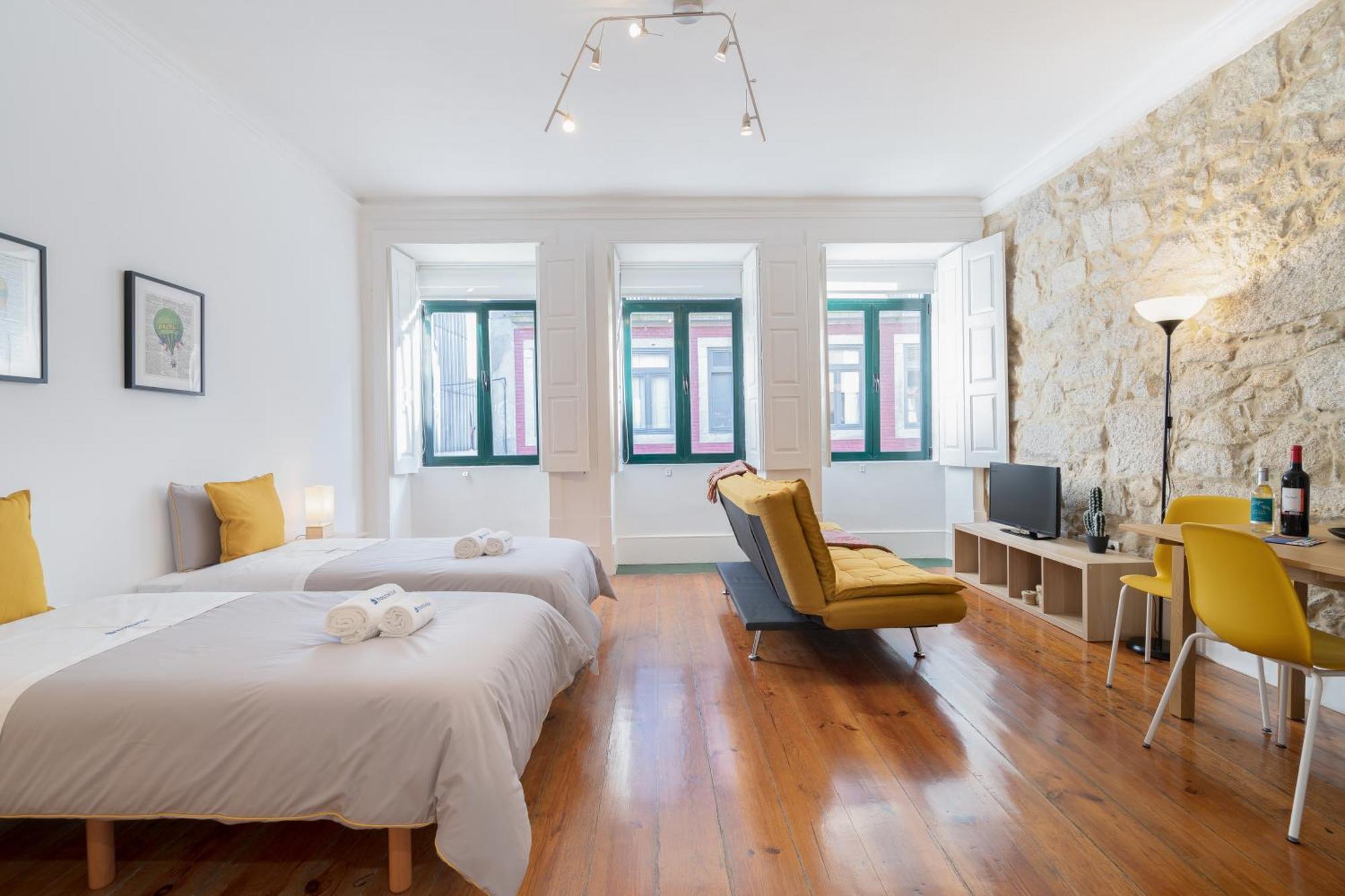 Host Wise - Modern Studios With Terrace - Walk Everywhere Porto Oda fotoğraf